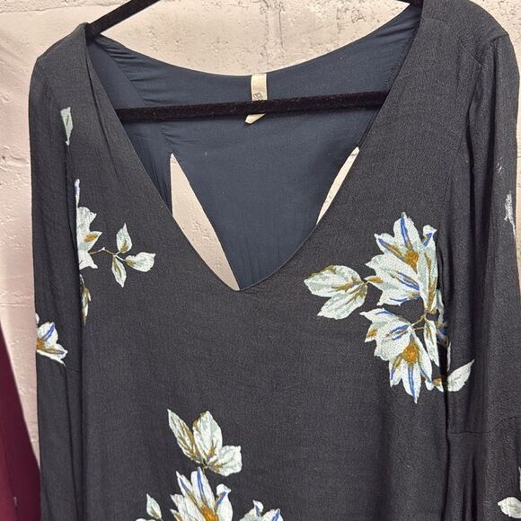 Navy Blue Floral Long Bell Sleeve Dress / Like New / Size Small - Picture 2 of 4